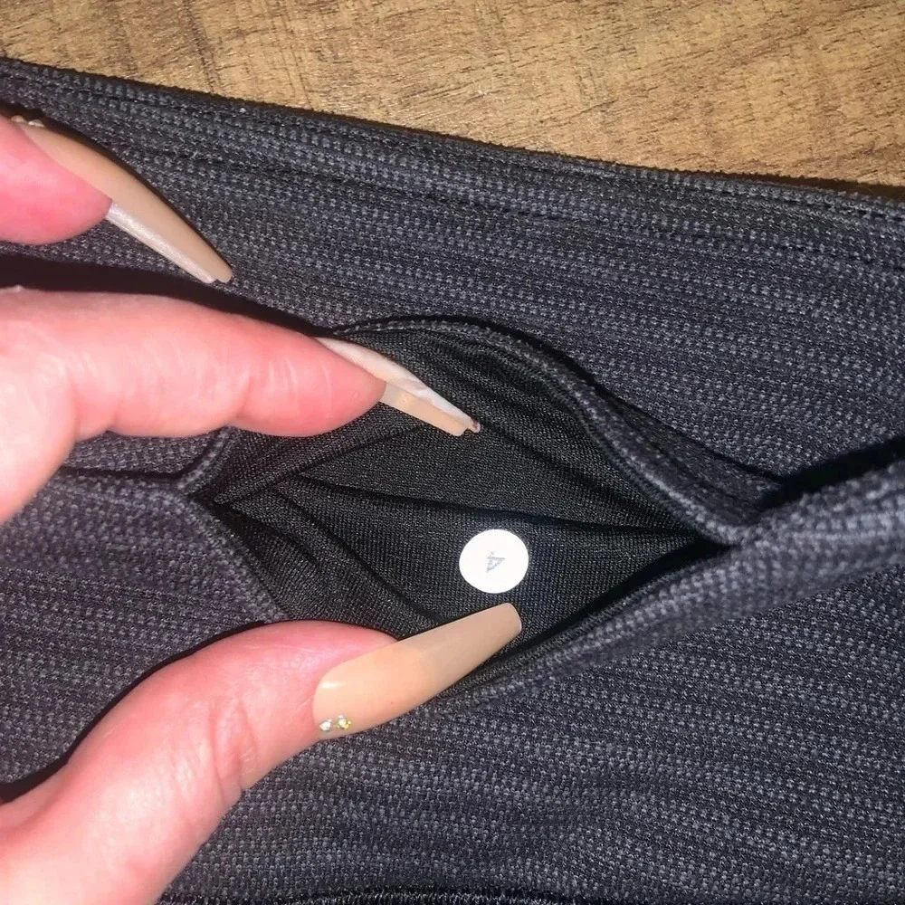 Lululemon Wunder Under Crop II grey stripe 4 $88 spring yoga active workout